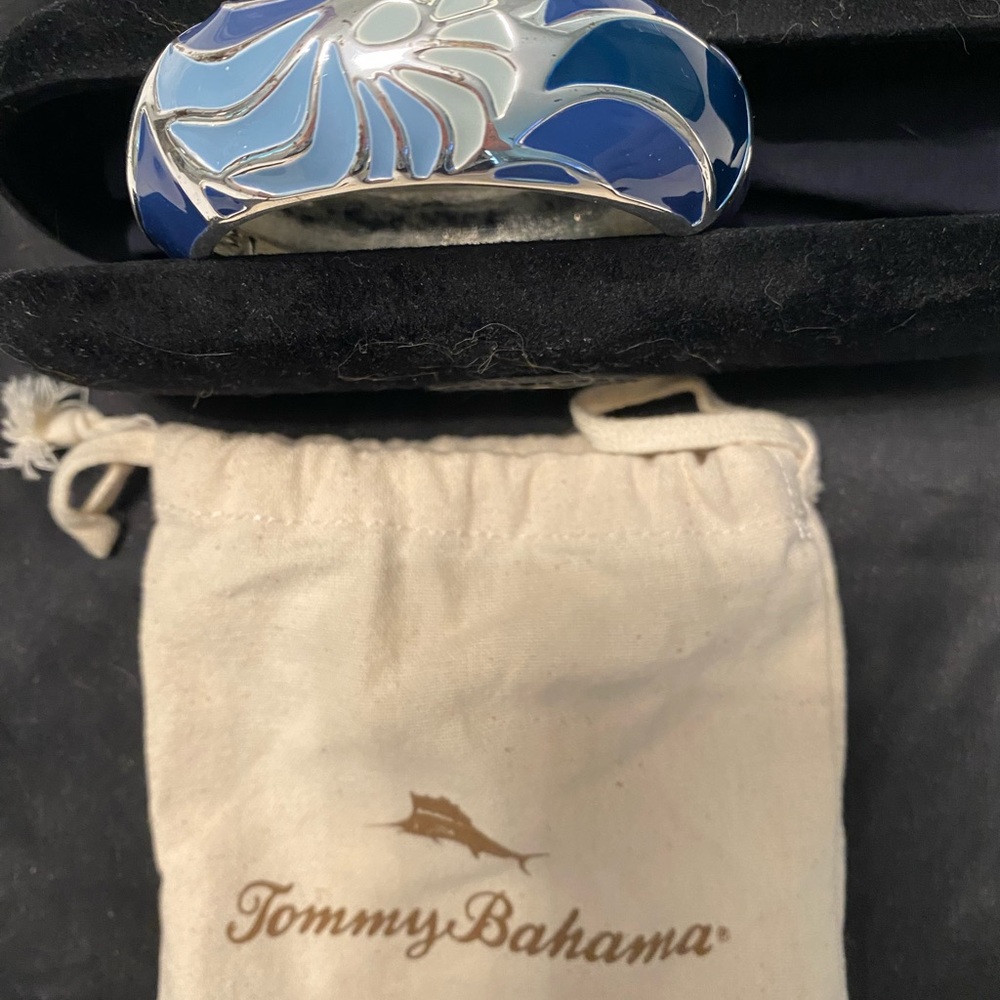 TOMMY BAHAMA ENAMEL CUFF BLUE & SILVER